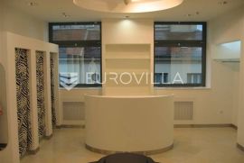 Donji grad Kvaternikov trg poslovni prostor 40m2, Zagreb, Commercial property