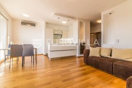 Jarun, luksuzan četverosoban penthouse 117m2, Zagreb, Appartamento