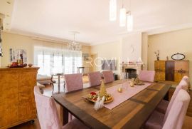 Šestine obiteljska vila 640m2 za najam, Zagreb, House