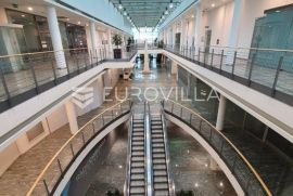 Sveta Nedelja, Hoto Centar poslovni prostor 204 m2, Immobili commerciali