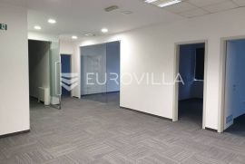 Novi Zagreb, poslovni prostor za zakup 191 m2 u poslovnoj zgradi novije gradnje, Zagreb, Commercial property