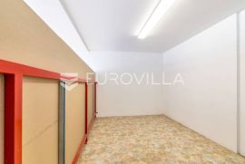 Dubrava, ulični poslovni prostor 114 m2 + dvije garaže 35 m2, Zagreb, Ticari emlak