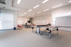 Centar, poslovni prostor za zakup 367,50 m2 u poslovnoj zgradi, Zagreb, Commercial property