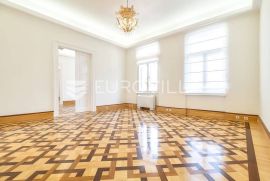 Zagreb, Trg Bana Jelačića, luksuzan ured 341m2 na II katu, Zagreb, Commercial property