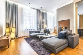 Cvjetni trg peterosoban prekrasno uređen stan, Zagreb, Appartment