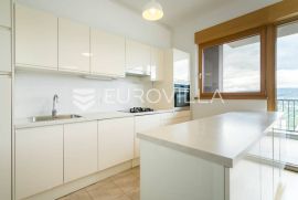 Šestinski vrh, luksuzan četverosoban stan s terasom i parkingom 122 m2, Zagreb, Appartment