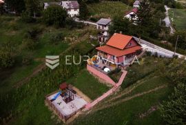 Jastrebarsko, Plešivica kuća NKP 252 m2 na zemljištu 1.260m2, Kuća