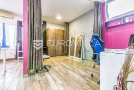 Stenjevec, ulični poslovni prostor 71 m2 u prizemlju stambeno-poslovne zgrade, Zagreb, Propiedad comercial