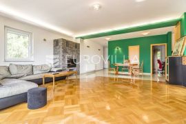 Perjavica, dvosoban penthouse 100 m2 s prekrasnim pogledom, Zagreb, Apartamento