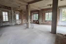 Zvijezda obiteljska vila 500m2 na zemljištu 900m2, Zagreb, Σπίτι