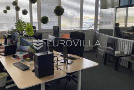 Dubrava, poslovni prostor za zakup 550 m2 u poslovnoj zgradi novije gradnje, Zagreb, Коммерческая недвижимость