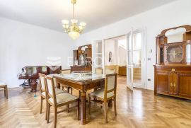 Šalata prekrasna renovirana obiteljska vila 400m2, Zagreb, House