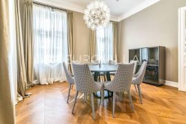 Gornji grad luksuzan četverosoban stan na 1 katu, Zagreb, Appartment