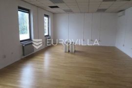 Preradovićeva poslovni prostor 100m2 + 2 PM, Zagreb, Propiedad comercial