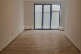 Prespanska, lux stan 72m2+ 30 m2 terase, Zvezdara, Appartement