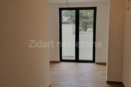 Prespanska, lux stan 72m2+ 30 m2 terase, Zvezdara, Appartement