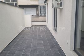 Prespanska, lux stan 72m2+ 30 m2 terase, Zvezdara, Appartement