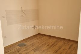 Prespanska, lux stan 72m2+ 30 m2 terase, Zvezdara, Appartement