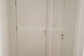 Prespanska, lux stan 72m2+ 30 m2 terase, Zvezdara, Appartement