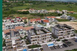 ZADAR, PRIVLAKA Stan u prizemlju 100 metara od mora!, Privlaka, Wohnung