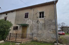 ISTRA, LABIN - Kuća za adaptaciju s konobom i garažom, Labin, House