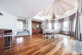 Zagreb, Gajnice, prekrasna obiteljska villa 400 m2, Zagreb, بيت