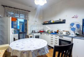 Potok, stan za adaptaciju, mogućnost dvije jedinice, Rijeka, Appartement