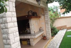 Apartmanska kuća sa pogledom na more, Fažana, Istra, Fažana, Ev