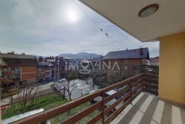 Kuća na tri etaže sa okućnicom, Velešići, Novo Sarajevo, Casa