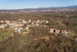 RIJEKA, KASTAV - građevinsko zemljište 2.451 m2 + 1.930 m2 s pogledom na more za stambenu zgradu - stanove / apartmane / obiteljsku kuću / villu! PRILIKA!!!, Kastav, Tierra