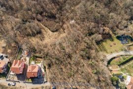 RIJEKA, KASTAV - građevinsko zemljište 2.451 m2 + 1.930 m2 s pogledom na more za stambenu zgradu - stanove / apartmane / obiteljsku kuću / villu! PRILIKA!!!, Kastav, Tierra