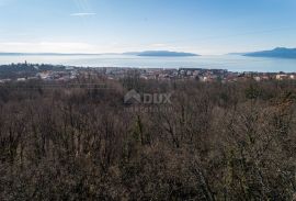 RIJEKA, KASTAV - građevinsko zemljište 2.451 m2 + 1.930 m2 s pogledom na more za stambenu zgradu - stanove / apartmane / obiteljsku kuću / villu! PRILIKA!!!, Kastav, Tierra