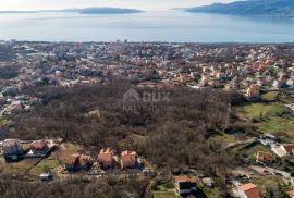 RIJEKA, KASTAV - građevinsko zemljište 2.451 m2 + 1.930 m2 s pogledom na more za stambenu zgradu - stanove / apartmane / obiteljsku kuću / villu! PRILIKA!!!, Kastav, Tierra