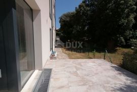 ISTRA, PULA - Luksuzni stan 200 m2 prvi red do mora !, Pula, Daire