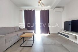 Pula, Vidikovac, dvosoban stan u novogradnji, NKP 64 m2, Pula, Appartment