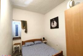 ISTRA,PULA, CENTAR, RENOVIRANI STAN 57 M2, Pula, Apartamento