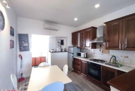 ISTRA,PULA, CENTAR, RENOVIRANI STAN 57 M2, Pula, Apartamento