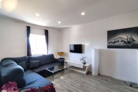 ISTRA,PULA, CENTAR, RENOVIRANI STAN 57 M2, Pula, Apartamento