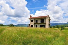 Boljun, Započeta gradnja s otvorenim pogledom na prirodu, Lupoglav, Kuća