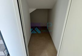 Medulin, NOVOGRADNJA/USELJIVO, dvosoban stan na I. katu + garaža, Medulin, Appartement