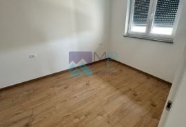 Medulin, NOVOGRADNJA/USELJIVO, dvosoban stan na I. katu + garaža, Medulin, Appartement