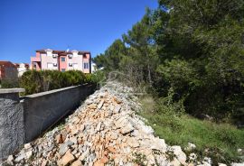 Vodice - građevinsko zemljište s projektom, 450 m od mora, Vodice, Terra