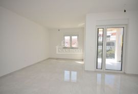 Vodice - Stan S3 na prvom katu, super lokacija, Vodice, Appartement