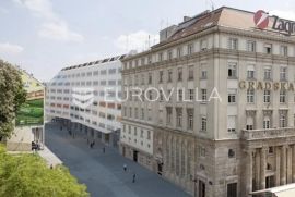 Zagreb, Ban centar, luksuzan trosoban stan NKP 124 m2 + garaža, Zagreb, Wohnung