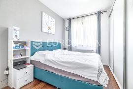 Zagreb, Samoborska cesta, adaptiran trosoban stan 66 m2 + VPM, Zagreb, Appartamento