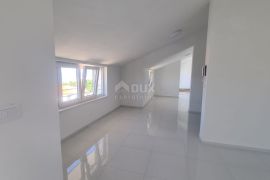 CRIKVENICA - Apartman u novogradnji s pogledom na more, Crikvenica, Stan