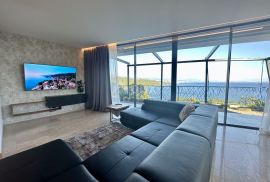 OPATIJA, CENTAR – luksuzna etaža od 300m2 u novogradnji s garažom, panoramski pogled na more, Opatija, شقة