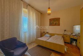 RIJEKA, PEĆINE - PRILIKA gospodski stan 105m2 prvi red do mora, Rijeka, Daire