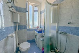 RIJEKA, PEĆINE - PRILIKA gospodski stan 105m2 prvi red do mora, Rijeka, Daire