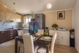 LIŽNJAN, stan 65m2, 2SS+DB,pogled more,parking,spremište,namješteno, Ližnjan, Apartamento